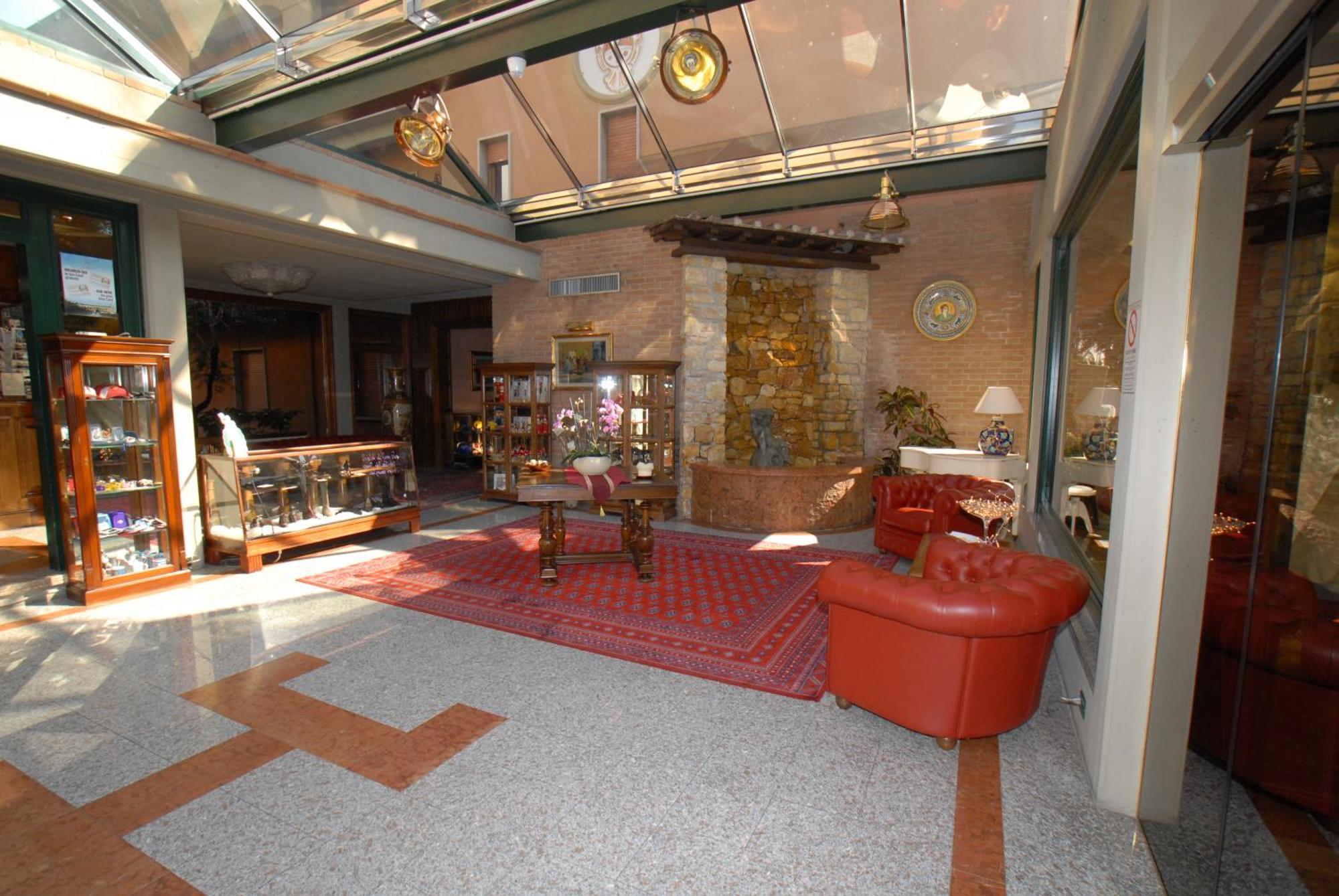 Hotel Villa Delle Rose Пеша Экстерьер фото