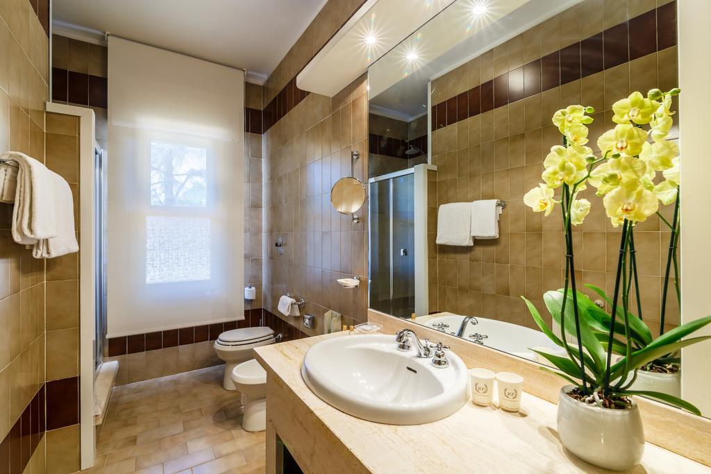 Hotel Villa Delle Rose Пеша Экстерьер фото