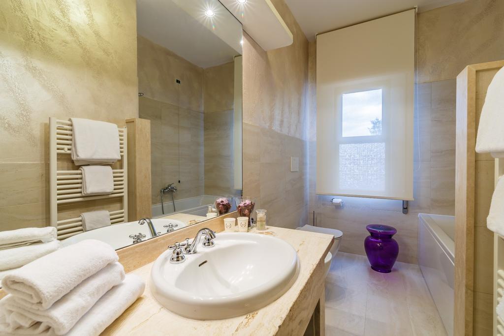 Hotel Villa Delle Rose Пеша Экстерьер фото