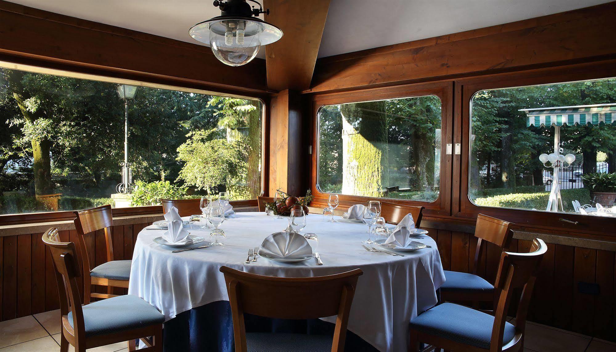 Hotel Villa Delle Rose Пеша Экстерьер фото