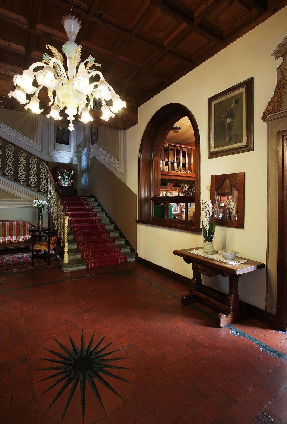 Hotel Villa Delle Rose Пеша Экстерьер фото